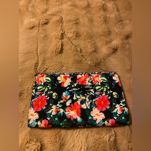 ALDO floral big clutch with golden chain. - Picture 2 of 6
